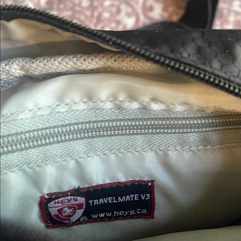 Stylish Black Messenger Bag by Heys - Picture 5 of 12
